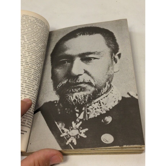 Ballantine's Illustrated History WWII Battle Book No 10 Pearl Harbor A J Barker - Picture 5 of 9